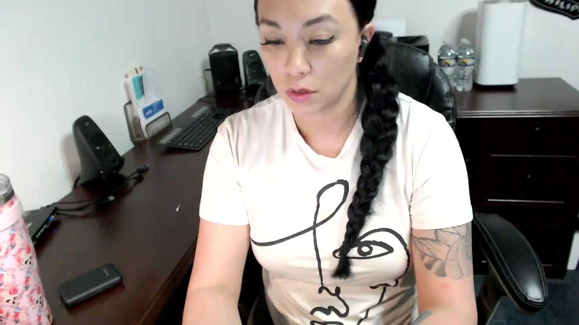 Gallery image thumbnail from MickaylaMoon's myfreecams stream on, 05/28/2024, 19:17 image 19 of 20