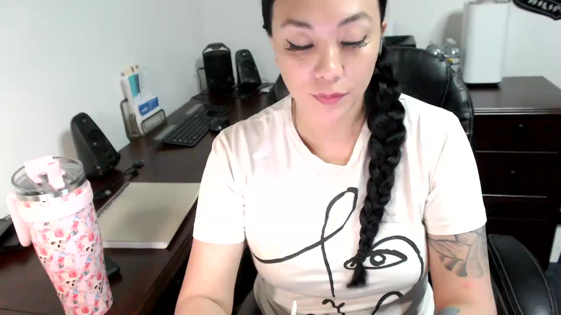 Gallery image thumbnail from MickaylaMoon's myfreecams stream on, 05/28/2024, 19:17 image 2 of 20
