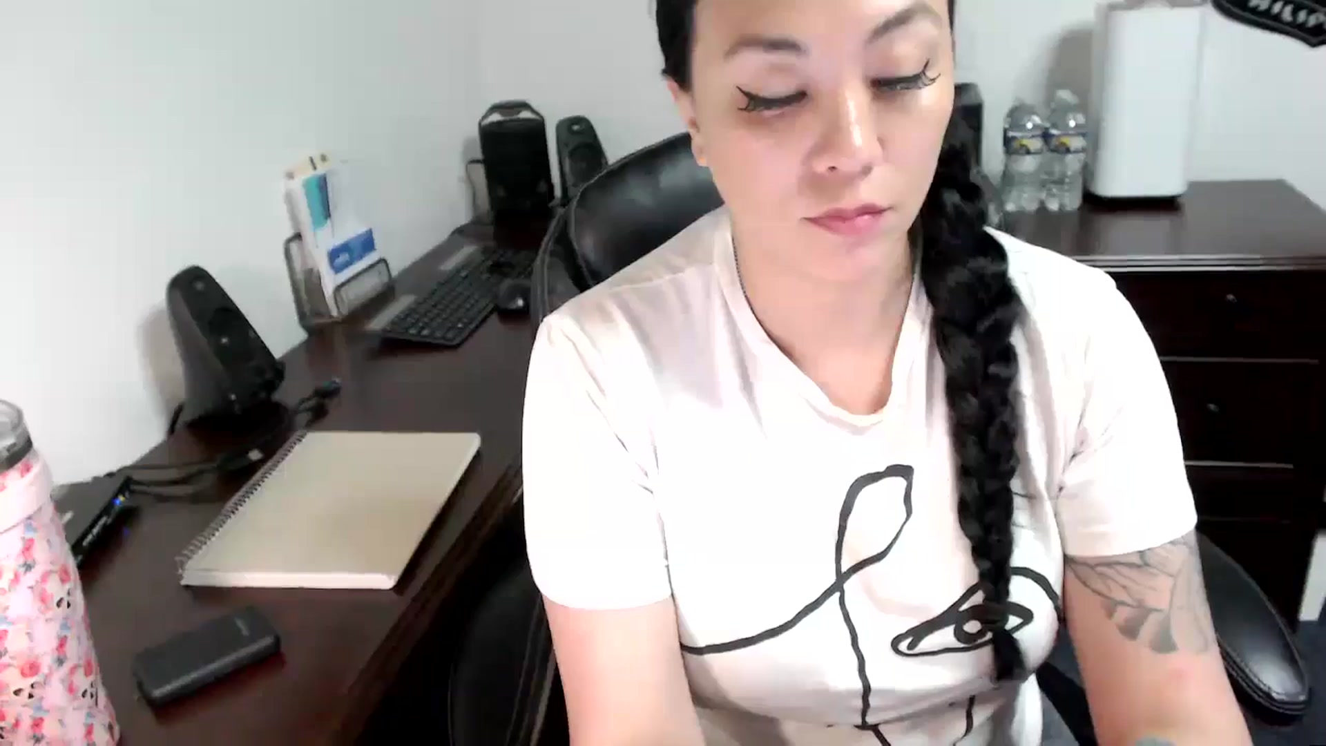 Gallery image thumbnail from MickaylaMoon's myfreecams stream on, 05/28/2024, 19:17 image 9 of 20