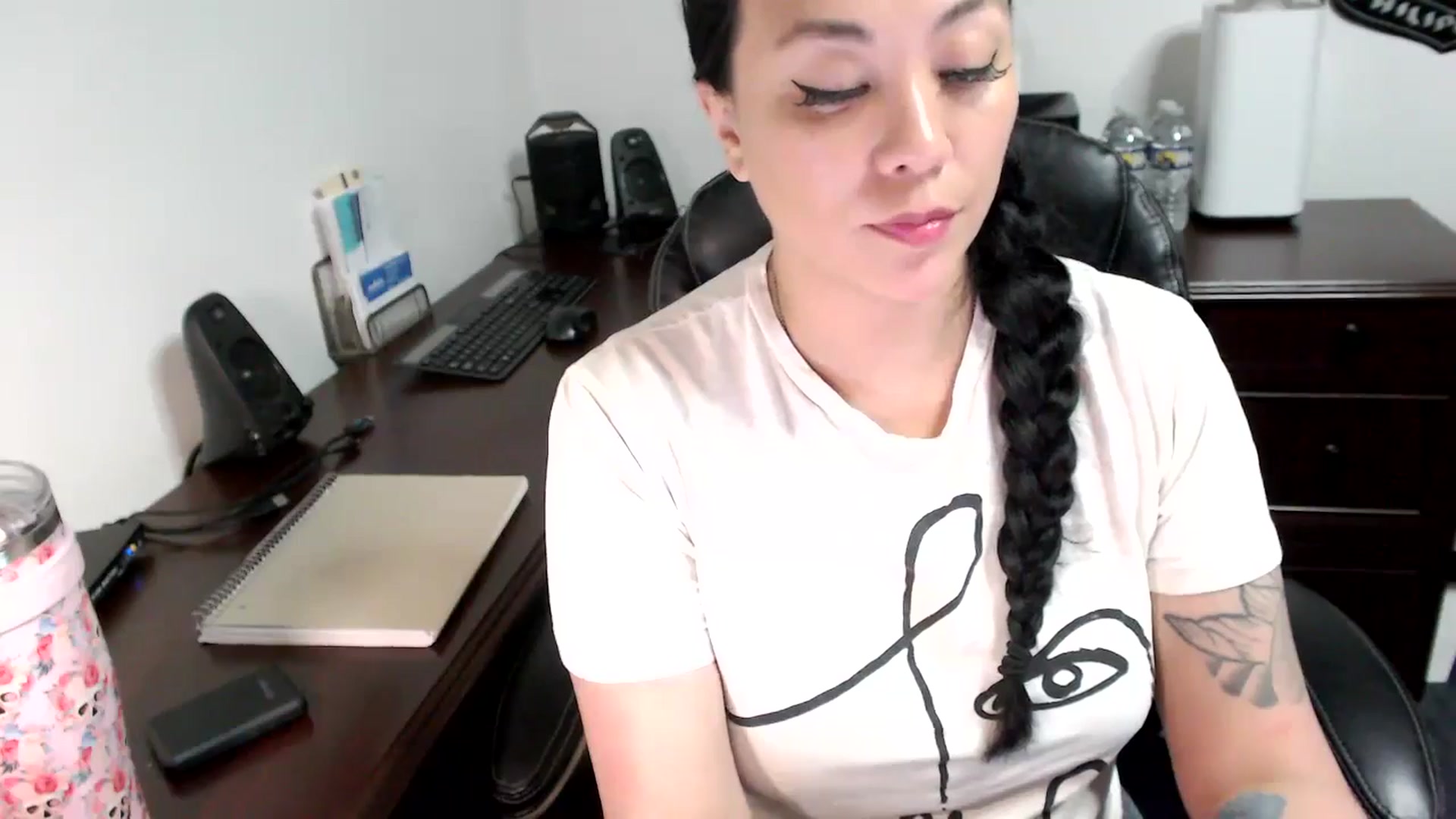 Gallery image thumbnail from MickaylaMoon's myfreecams stream on, 05/28/2024, 19:17 image 4 of 20
