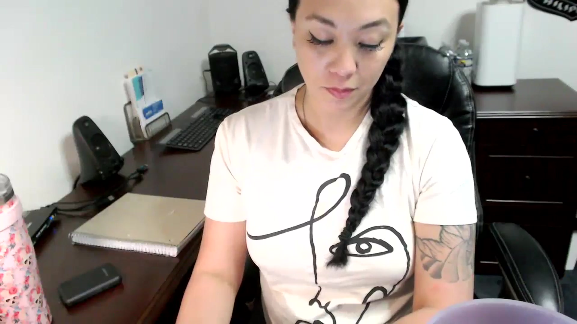 Gallery image thumbnail from MickaylaMoon's myfreecams stream on, 05/28/2024, 19:17 image 15 of 20
