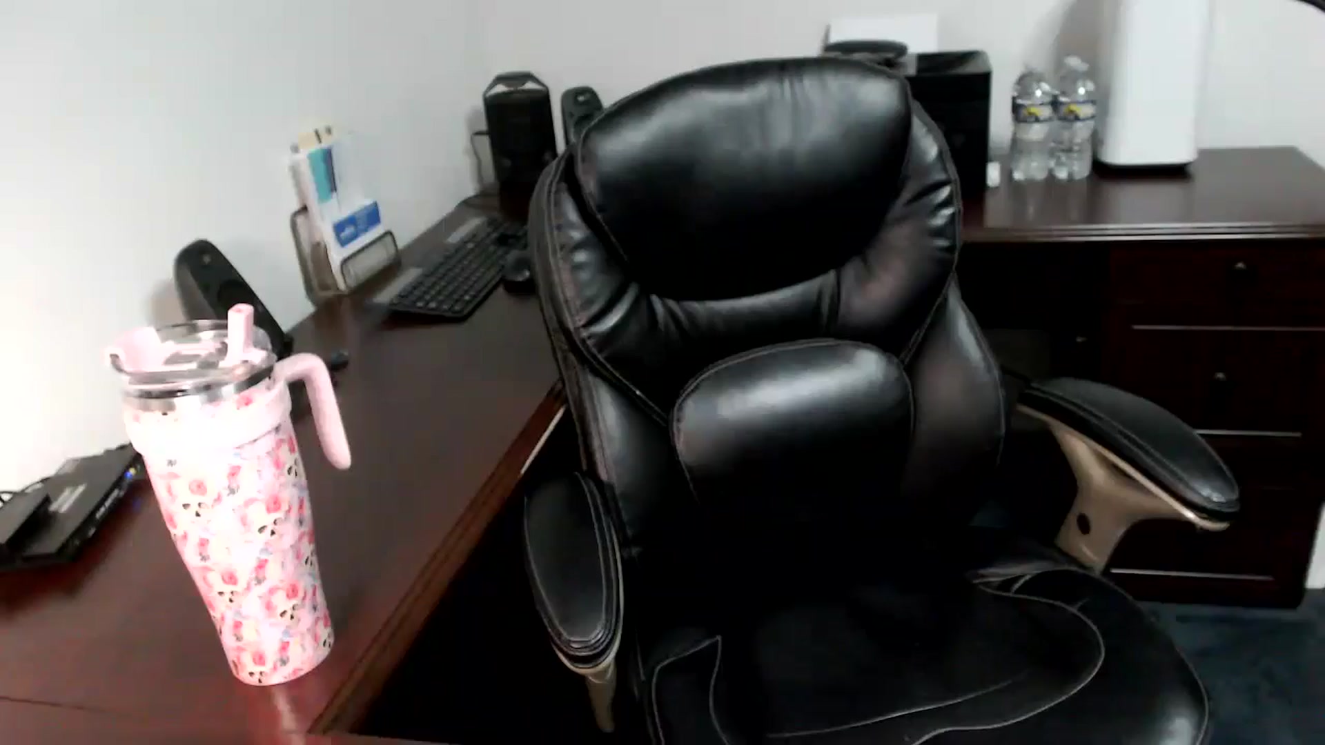 Gallery image thumbnail from MickaylaMoon's myfreecams stream on, 05/28/2024, 20:21 image 16 of 20
