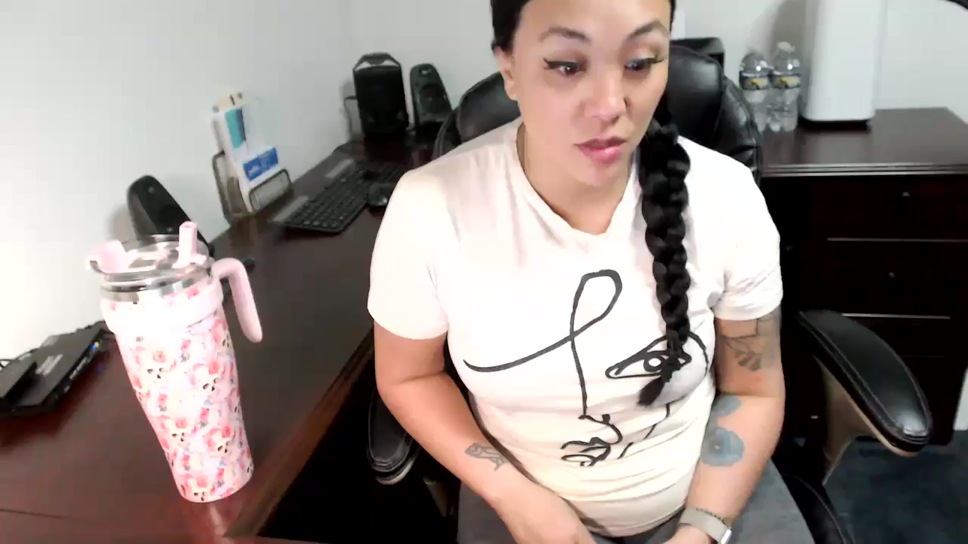 Gallery image thumbnail from MickaylaMoon's myfreecams stream on, 05/28/2024, 20:21 image 7 of 20