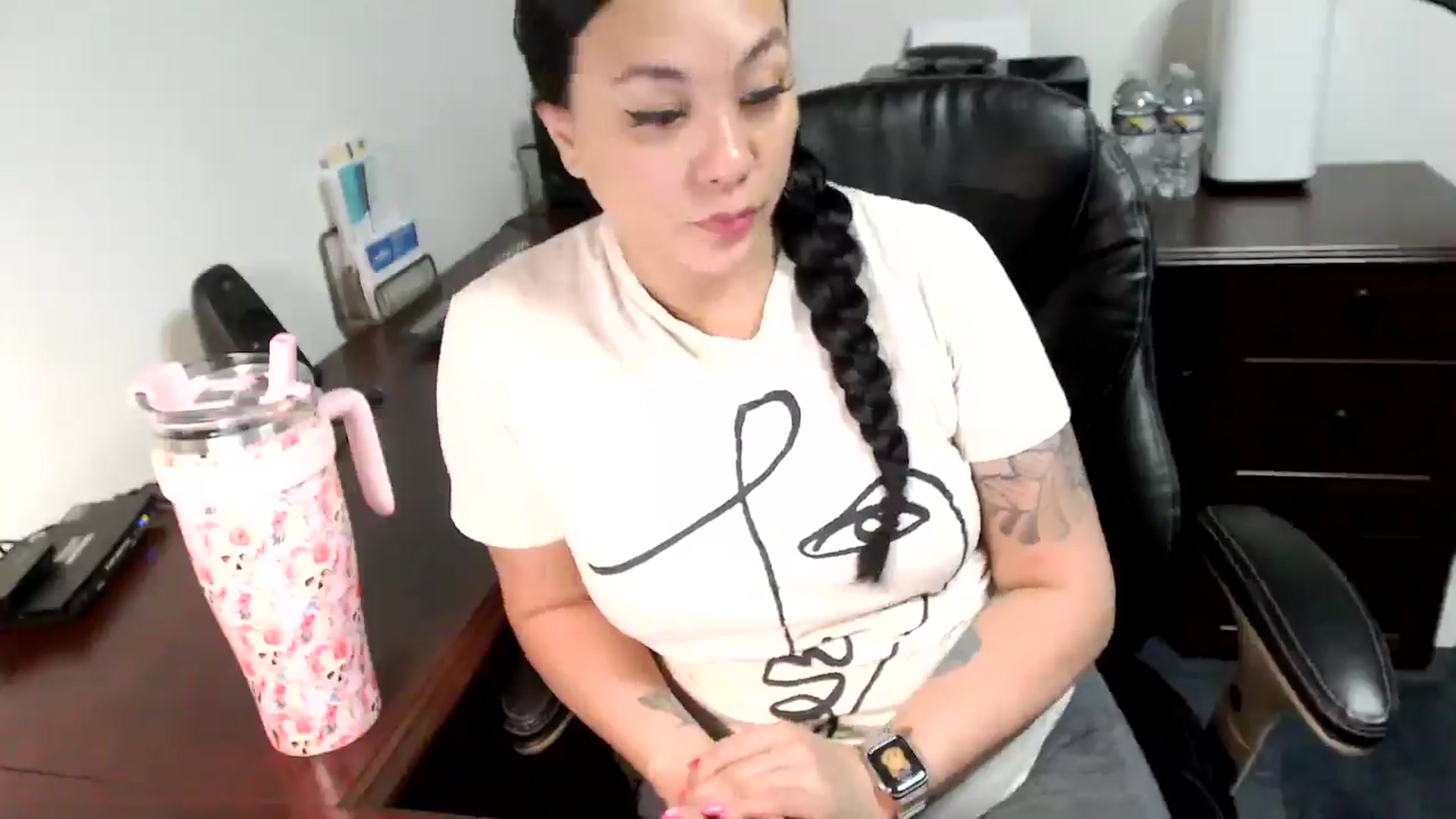 Gallery image thumbnail from MickaylaMoon's myfreecams stream on, 05/28/2024, 20:21 image 8 of 20