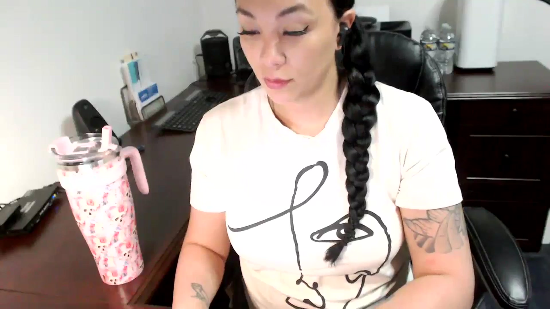 Gallery image thumbnail from MickaylaMoon's myfreecams stream on, 05/28/2024, 20:21 image 9 of 20