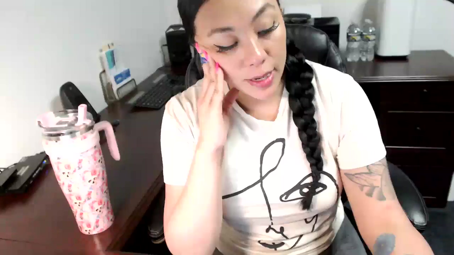Gallery image thumbnail from MickaylaMoon's myfreecams stream on, 05/28/2024, 20:21 image 13 of 20