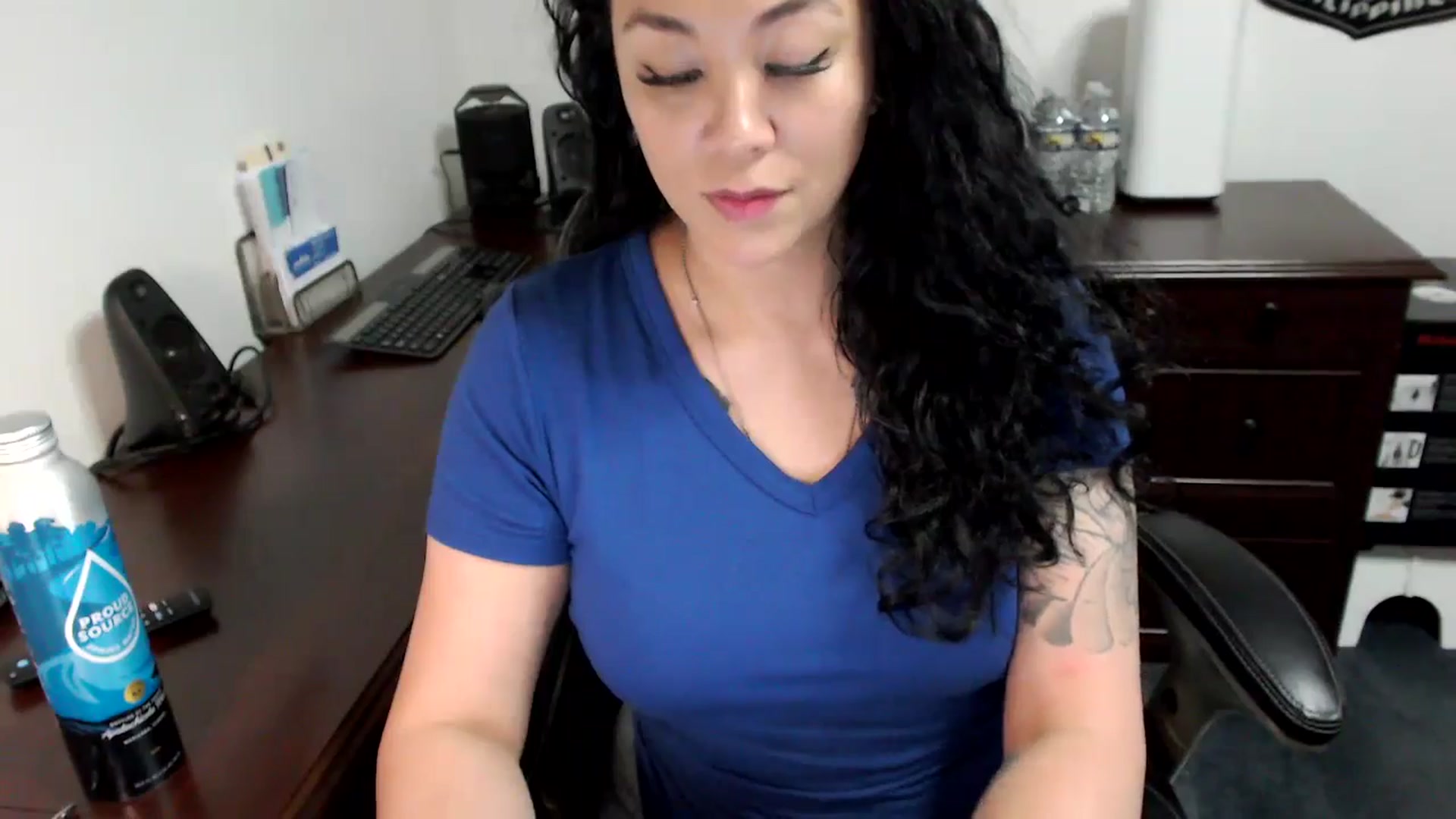 Gallery image thumbnail from MickaylaMoon's myfreecams stream on, 05/29/2024, 14:22 image 18 of 20