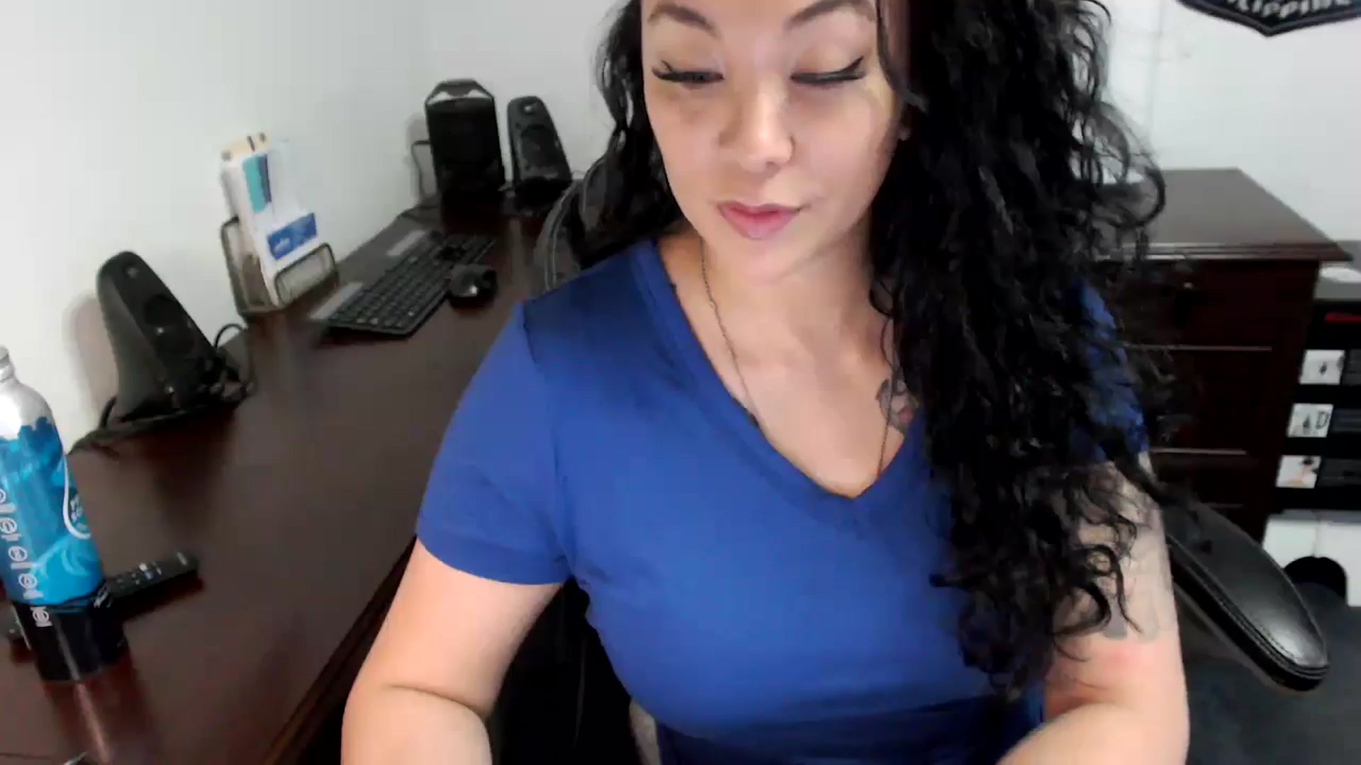 Gallery image thumbnail from MickaylaMoon's myfreecams stream on, 05/29/2024, 14:22 image 13 of 20