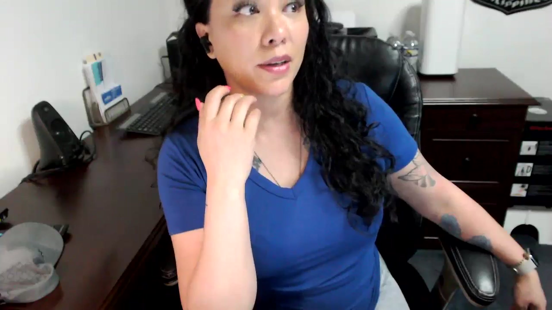Gallery image thumbnail from MickaylaMoon's myfreecams stream on, 05/29/2024, 16:07 image 17 of 20