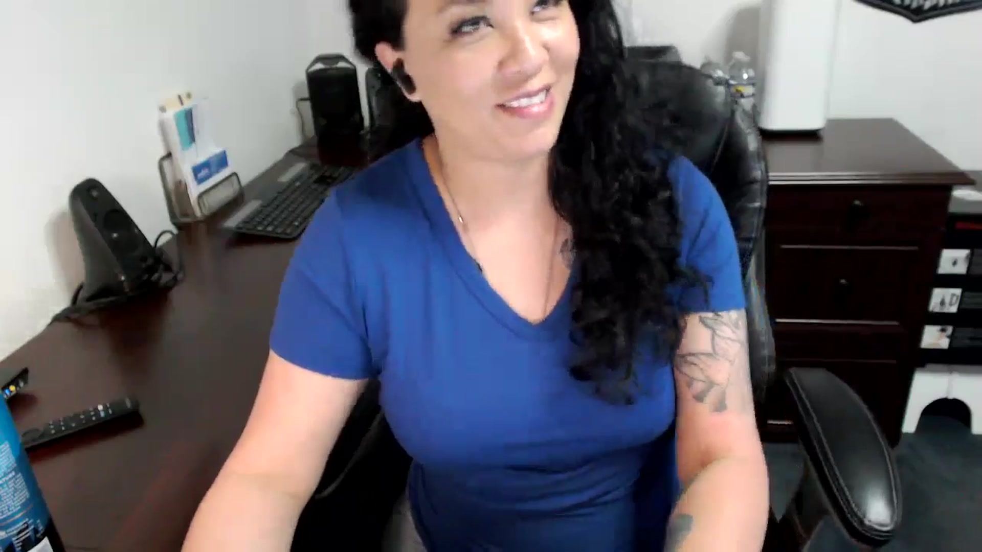 Gallery image thumbnail from MickaylaMoon's myfreecams stream on, 05/29/2024, 16:07 image 8 of 20