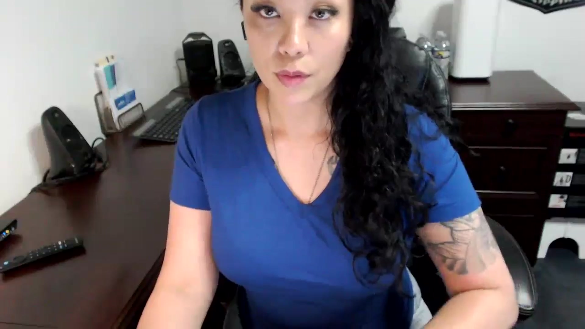 Gallery image thumbnail from MickaylaMoon's myfreecams stream on, 05/29/2024, 16:07 image 9 of 20
