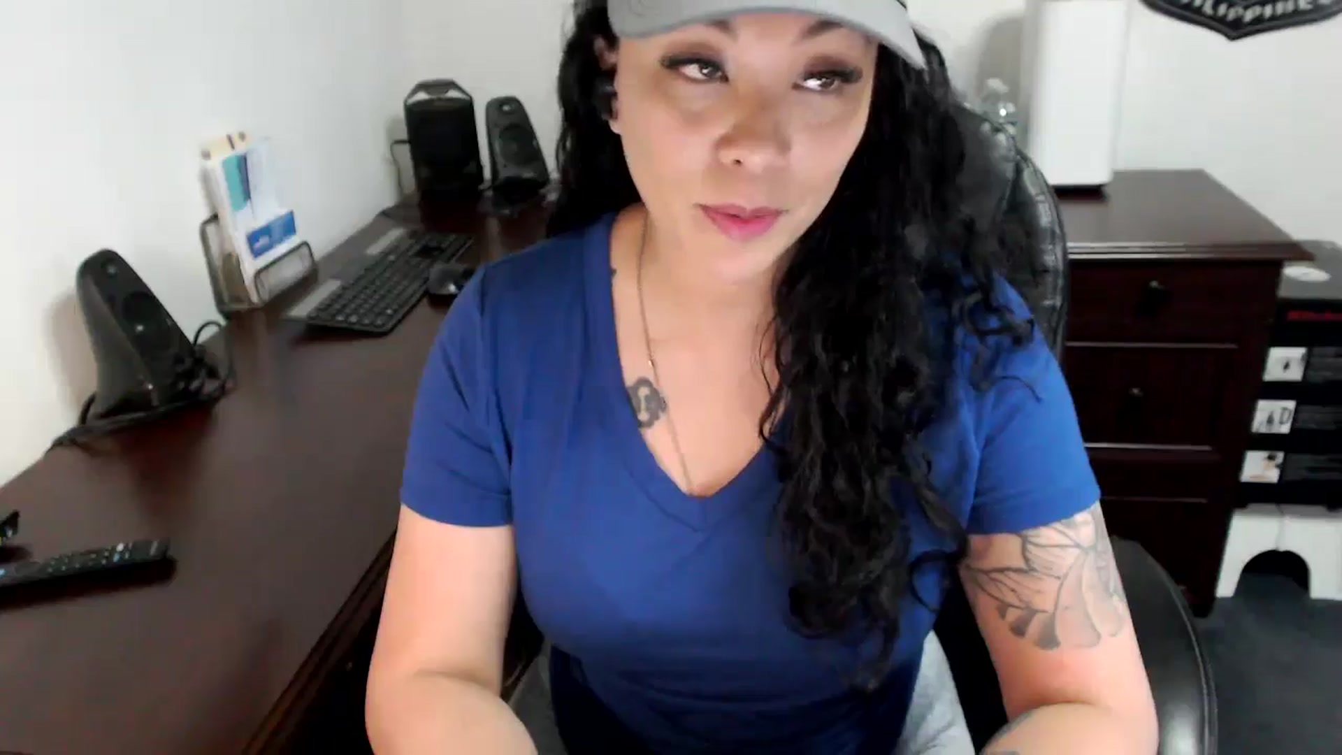 Gallery image thumbnail from MickaylaMoon's myfreecams stream on, 05/29/2024, 16:07 image 19 of 20