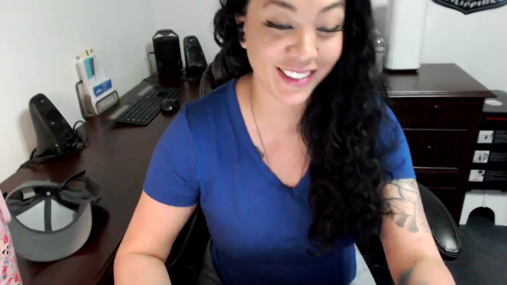 Gallery image thumbnail from MickaylaMoon's myfreecams stream on, 05/29/2024, 16:45 image 15 of 20