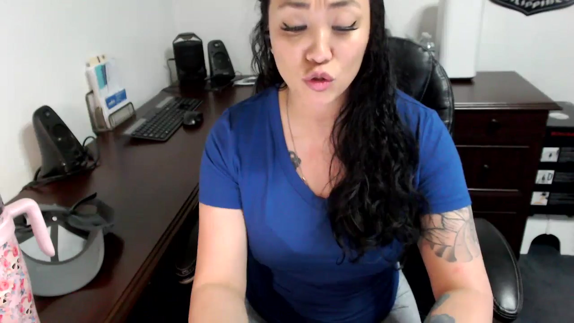 Gallery image thumbnail from MickaylaMoon's myfreecams stream on, 05/29/2024, 16:45 image 20 of 20