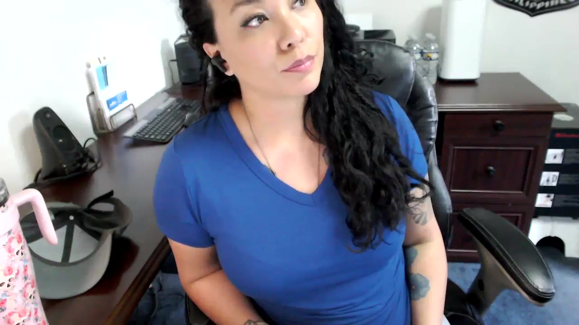 Gallery image thumbnail from MickaylaMoon's myfreecams stream on, 05/29/2024, 16:45 image 4 of 20