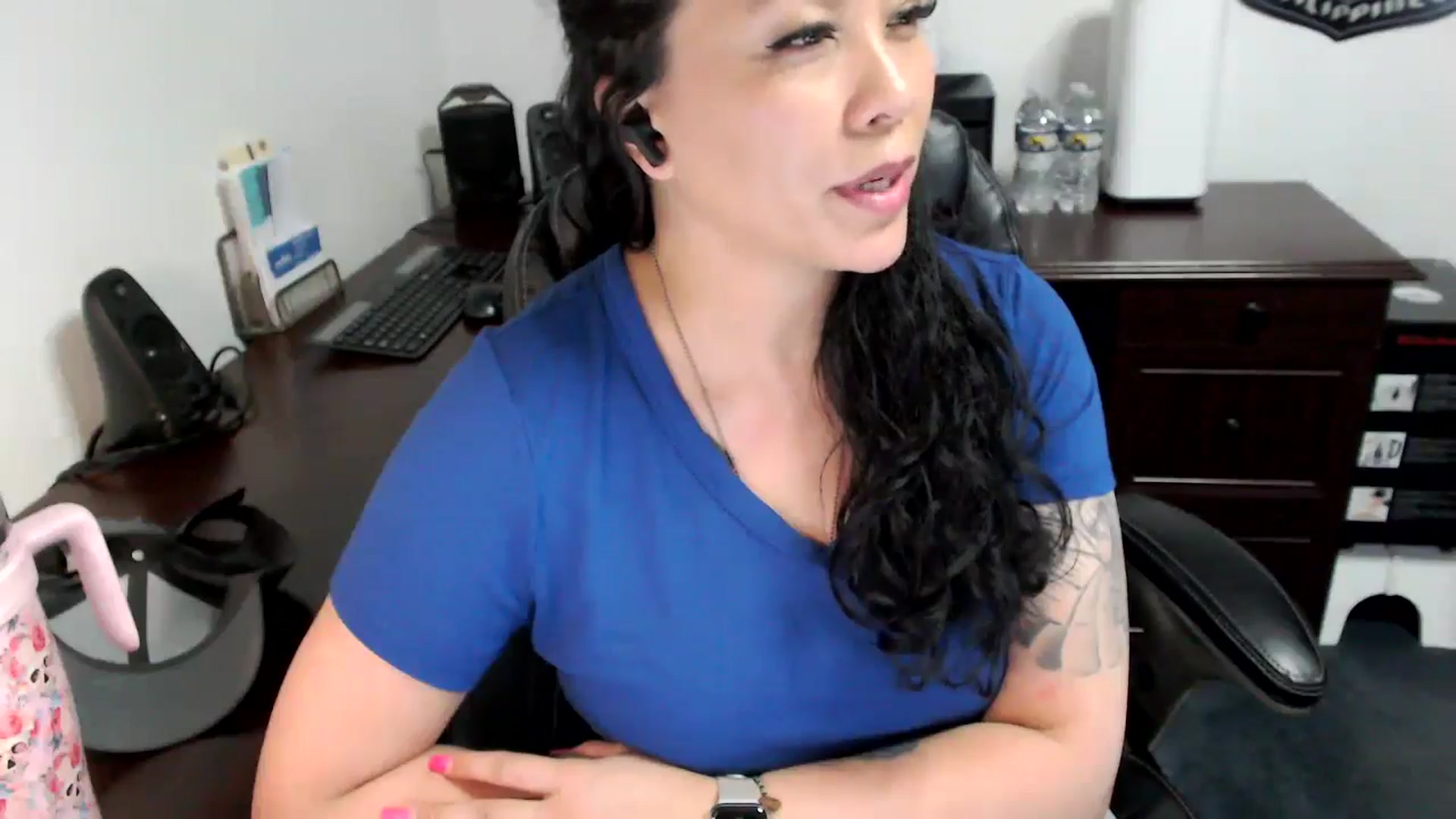 Gallery image thumbnail from MickaylaMoon's myfreecams stream on, 05/29/2024, 16:45 image 16 of 20