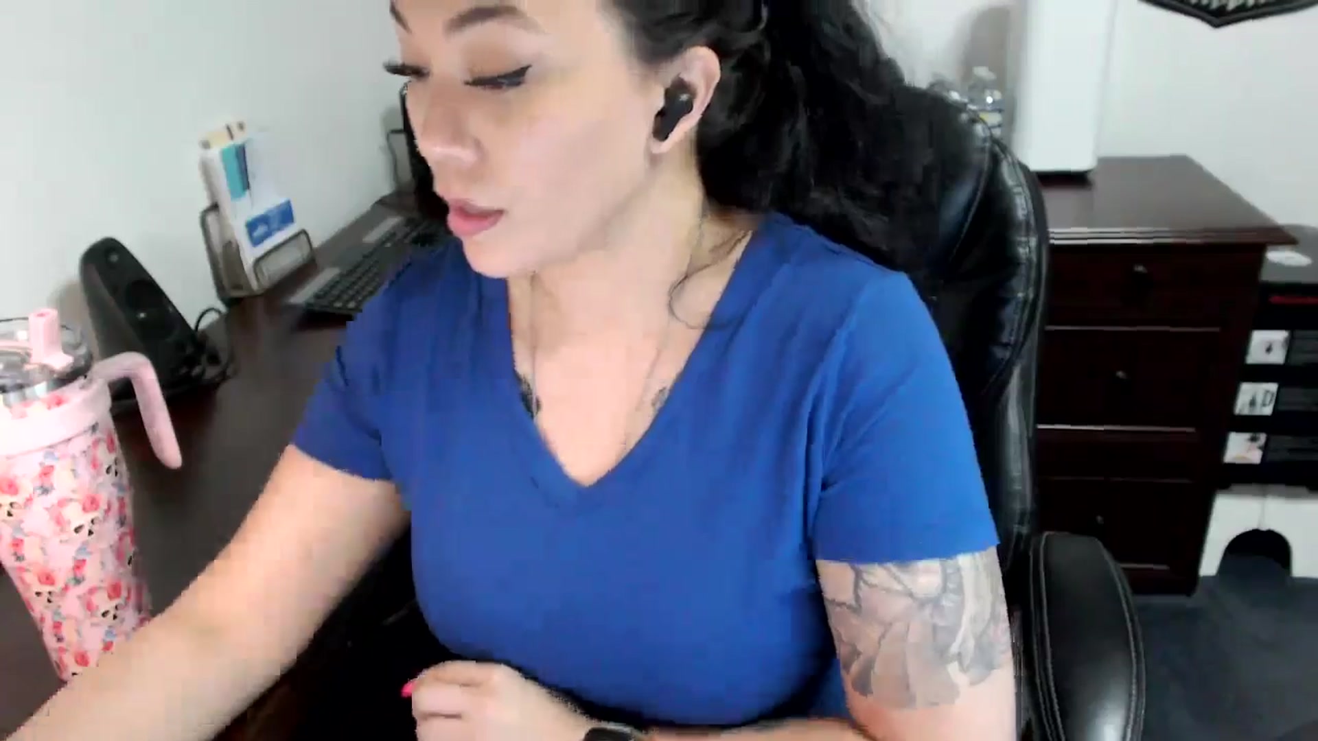 Gallery image thumbnail from MickaylaMoon's myfreecams stream on, 05/29/2024, 20:40 image 2 of 20
