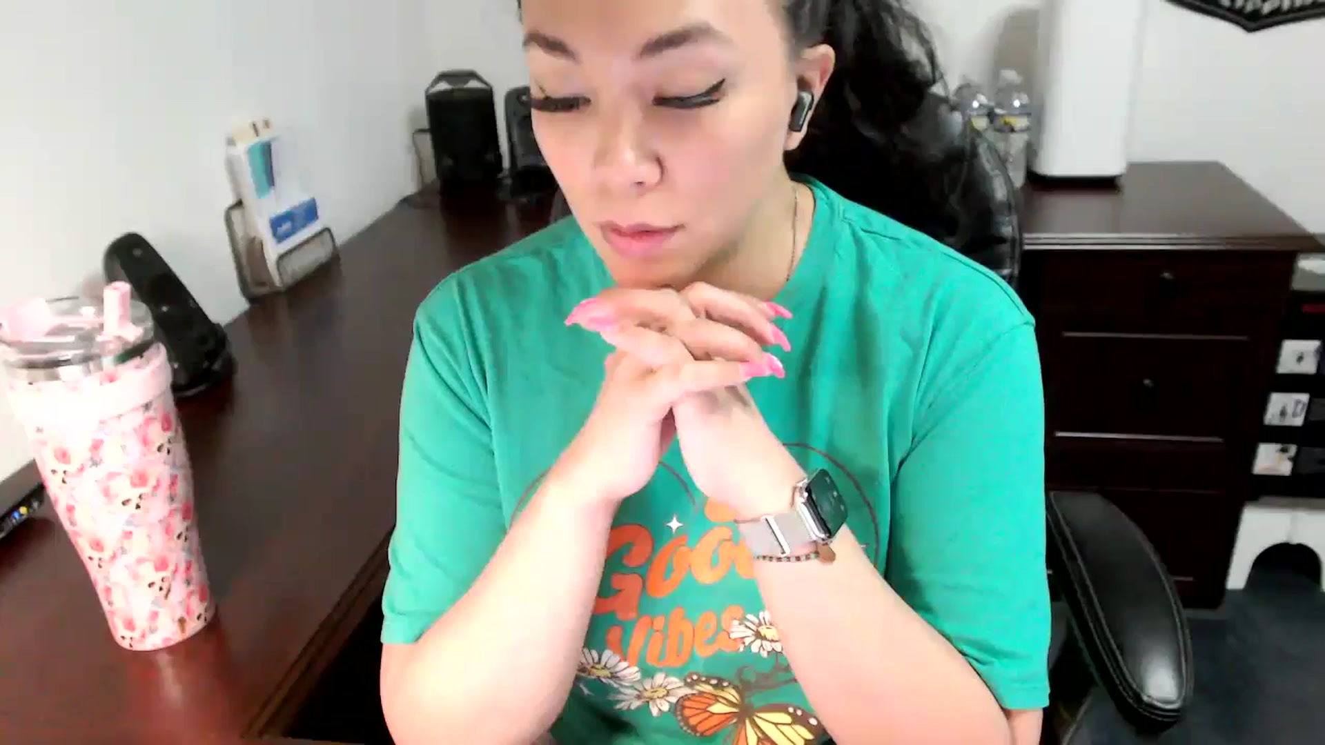 Gallery image thumbnail from MickaylaMoon's myfreecams stream on, 05/30/2024, 15:33 image 9 of 20