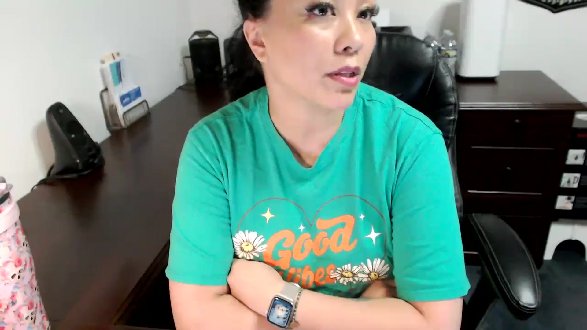 Gallery image thumbnail from MickaylaMoon's myfreecams stream on, 05/30/2024, 17:06 image 14 of 20