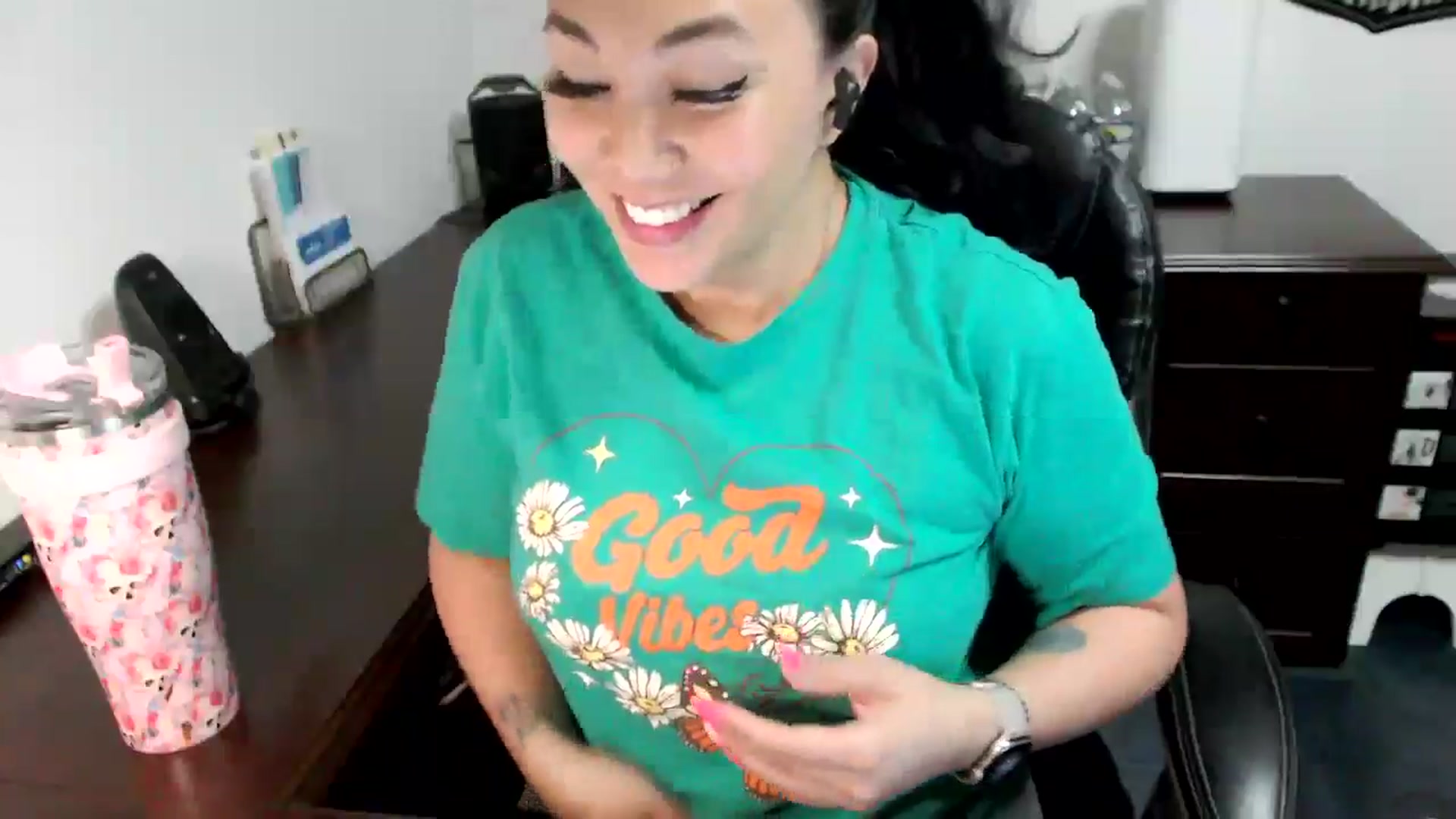 Gallery image thumbnail from MickaylaMoon's myfreecams stream on, 05/30/2024, 18:02 image 20 of 20