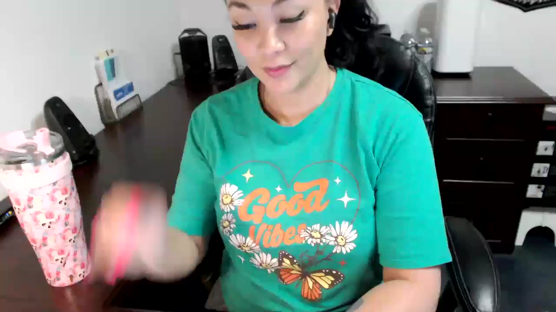 Gallery image thumbnail from MickaylaMoon's myfreecams stream on, 05/30/2024, 18:02 image 19 of 20