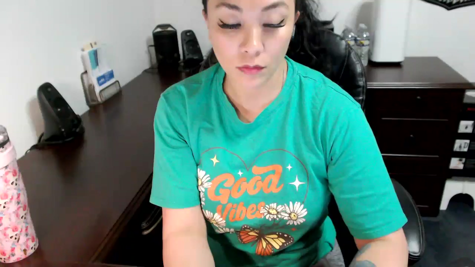 Gallery image thumbnail from MickaylaMoon's myfreecams stream on, 05/30/2024, 19:30 image 8 of 20