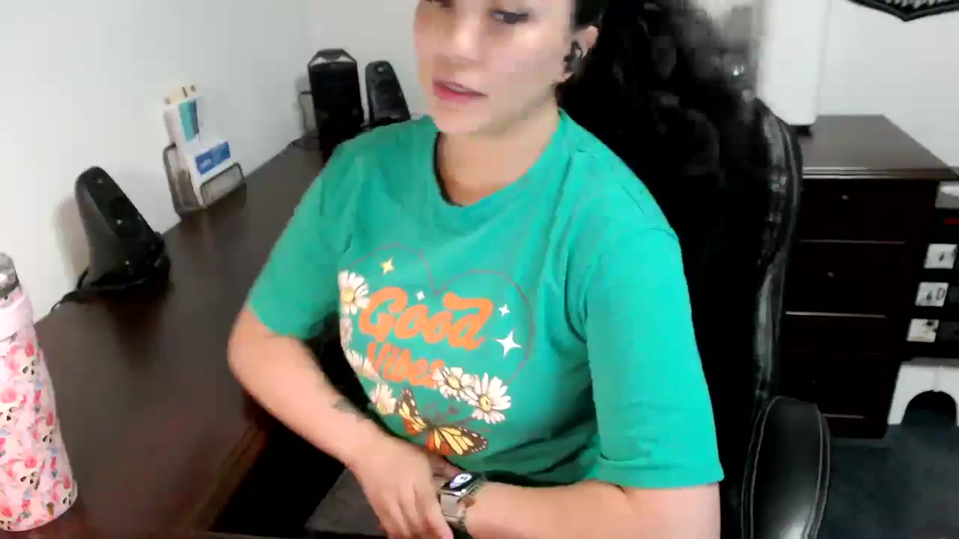 Gallery image thumbnail from MickaylaMoon's myfreecams stream on, 05/30/2024, 19:30 image 7 of 20