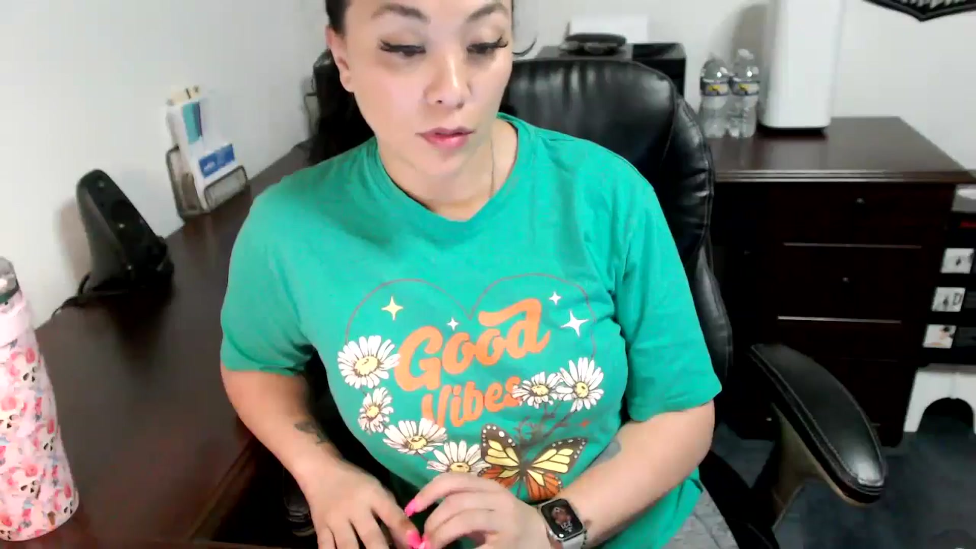Gallery image thumbnail from MickaylaMoon's myfreecams stream on, 05/30/2024, 19:30 image 5 of 20