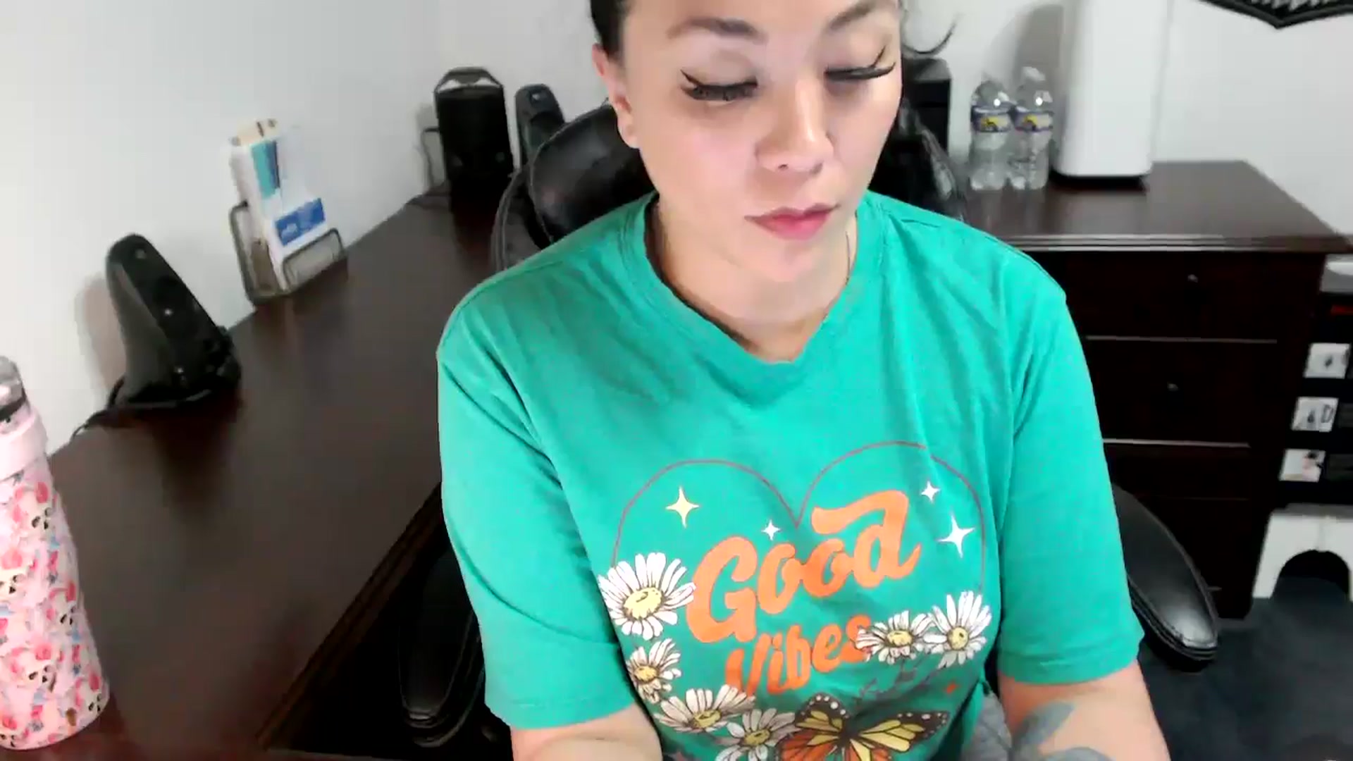 Gallery image thumbnail from MickaylaMoon's myfreecams stream on, 05/30/2024, 19:30 image 9 of 20