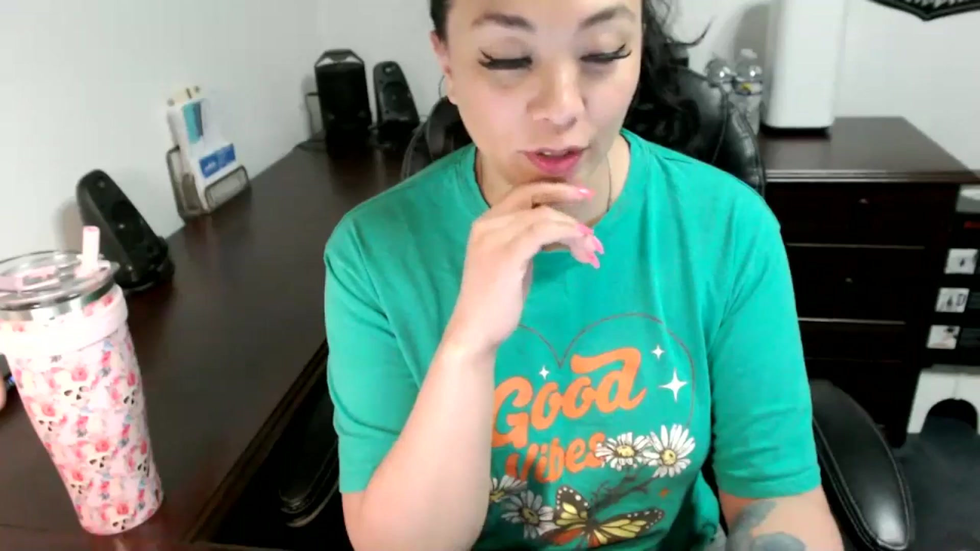 Gallery image thumbnail from MickaylaMoon's myfreecams stream on, 05/30/2024, 19:30 image 2 of 20