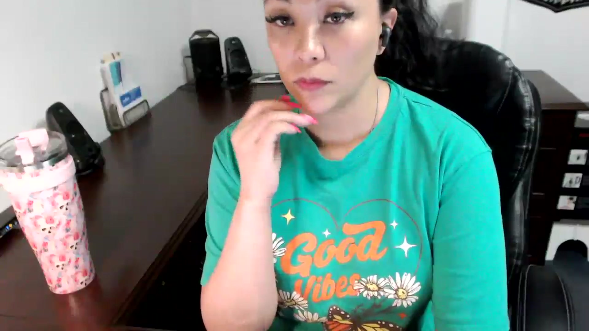 Gallery image thumbnail from MickaylaMoon's myfreecams stream on, 05/30/2024, 19:30 image 15 of 20