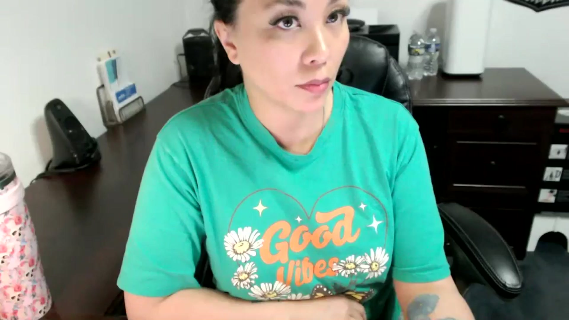 Gallery image thumbnail from MickaylaMoon's myfreecams stream on, 05/30/2024, 19:59 image 6 of 20