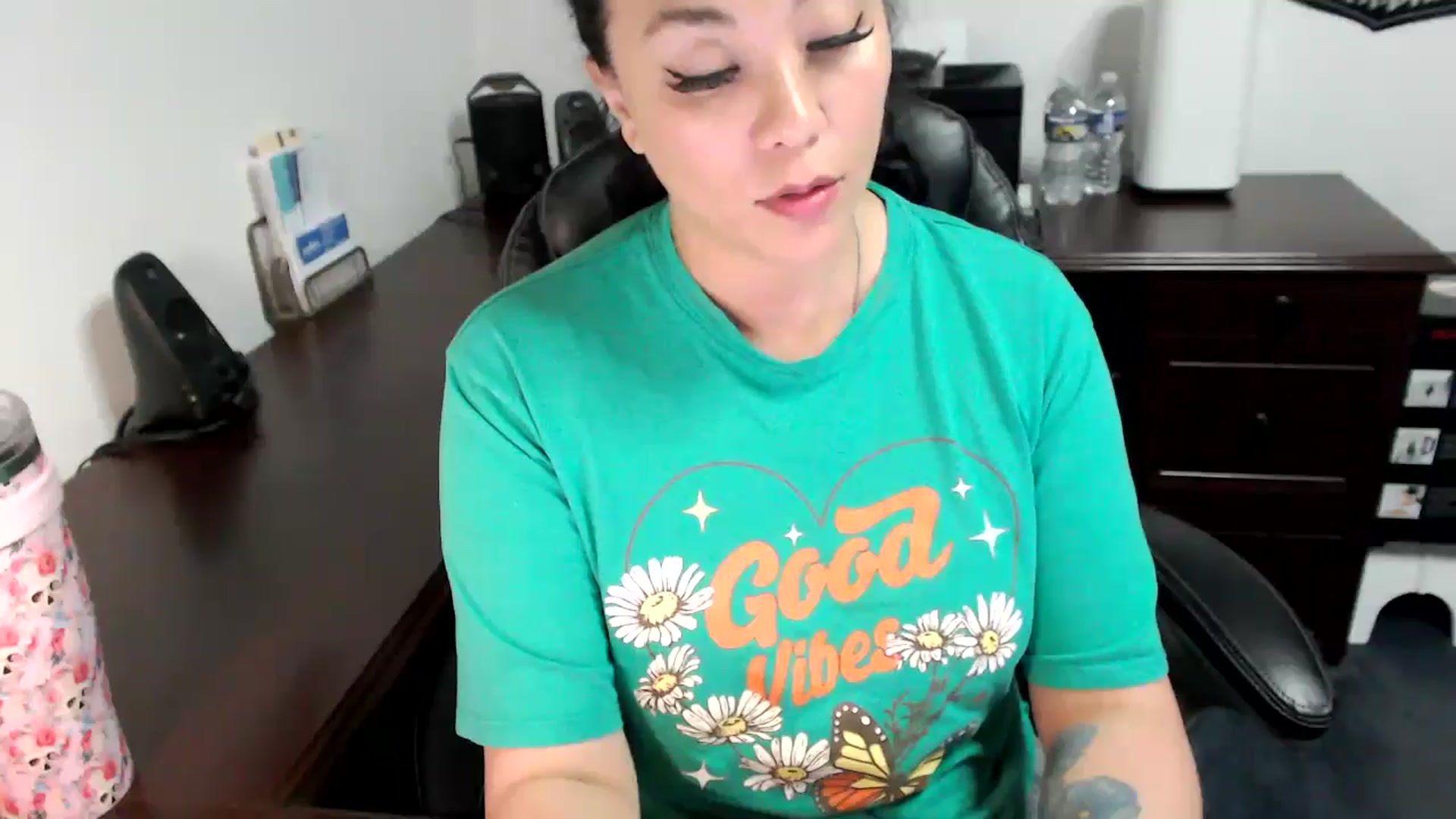 Gallery image thumbnail from MickaylaMoon's myfreecams stream on, 05/30/2024, 19:59 image 9 of 20