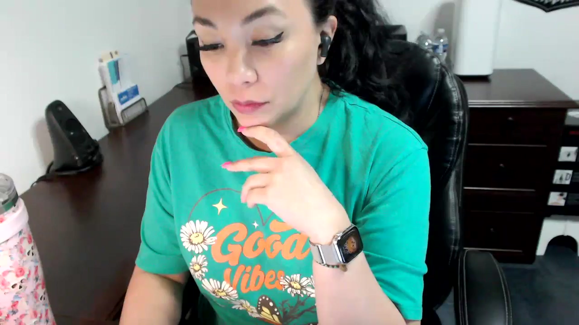 Gallery image thumbnail from MickaylaMoon's myfreecams stream on, 05/30/2024, 19:59 image 12 of 20