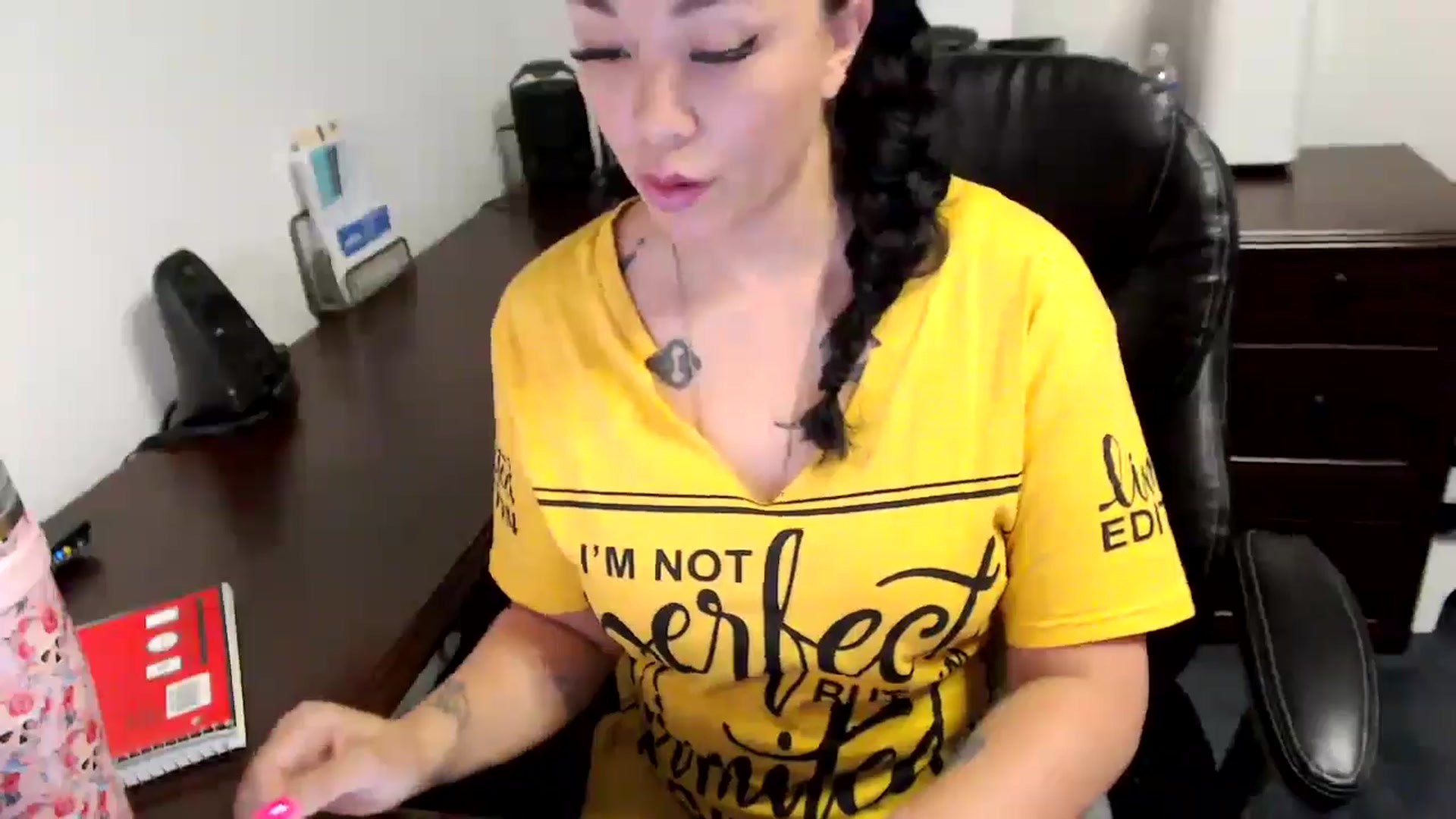 Gallery image thumbnail from MickaylaMoon's myfreecams stream on, 05/31/2024, 16:00 image 6 of 20