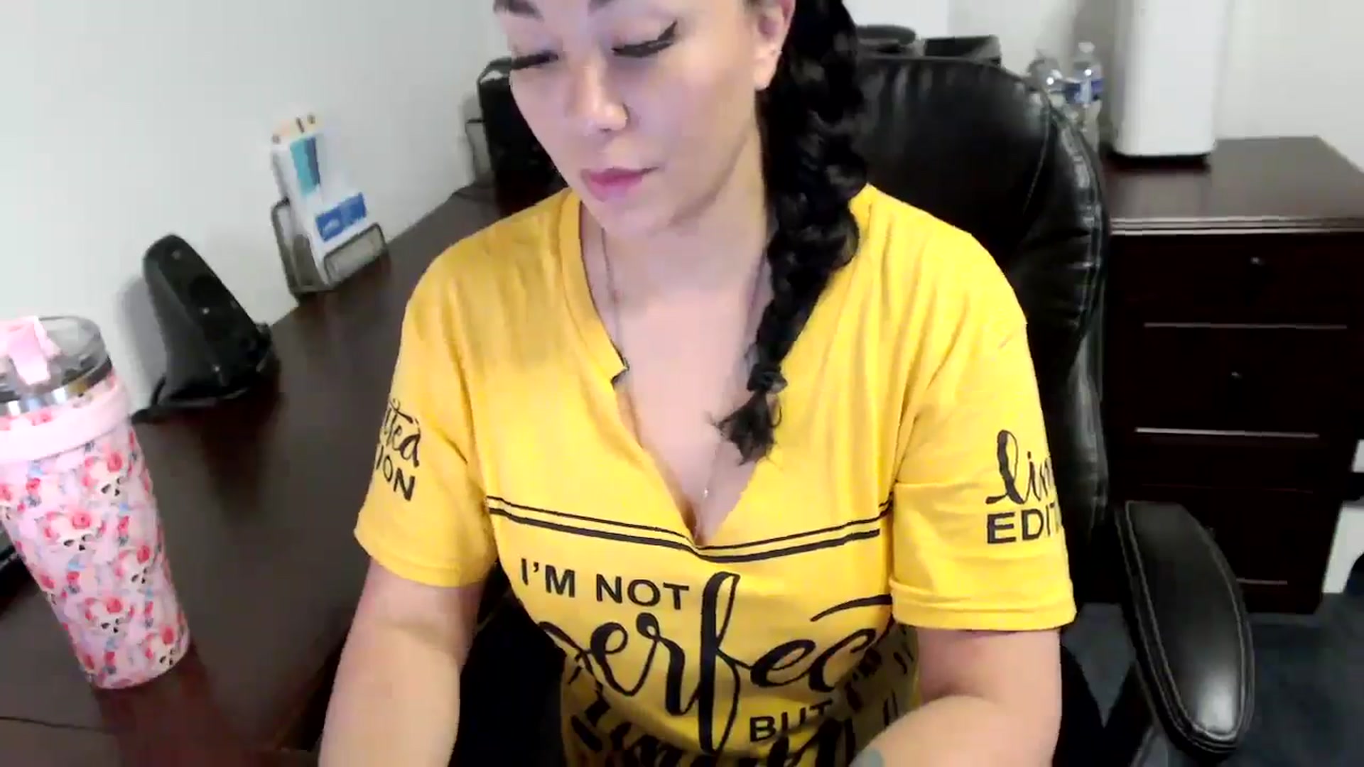 Gallery image thumbnail from MickaylaMoon's myfreecams stream on, 05/31/2024, 16:00 image 3 of 20