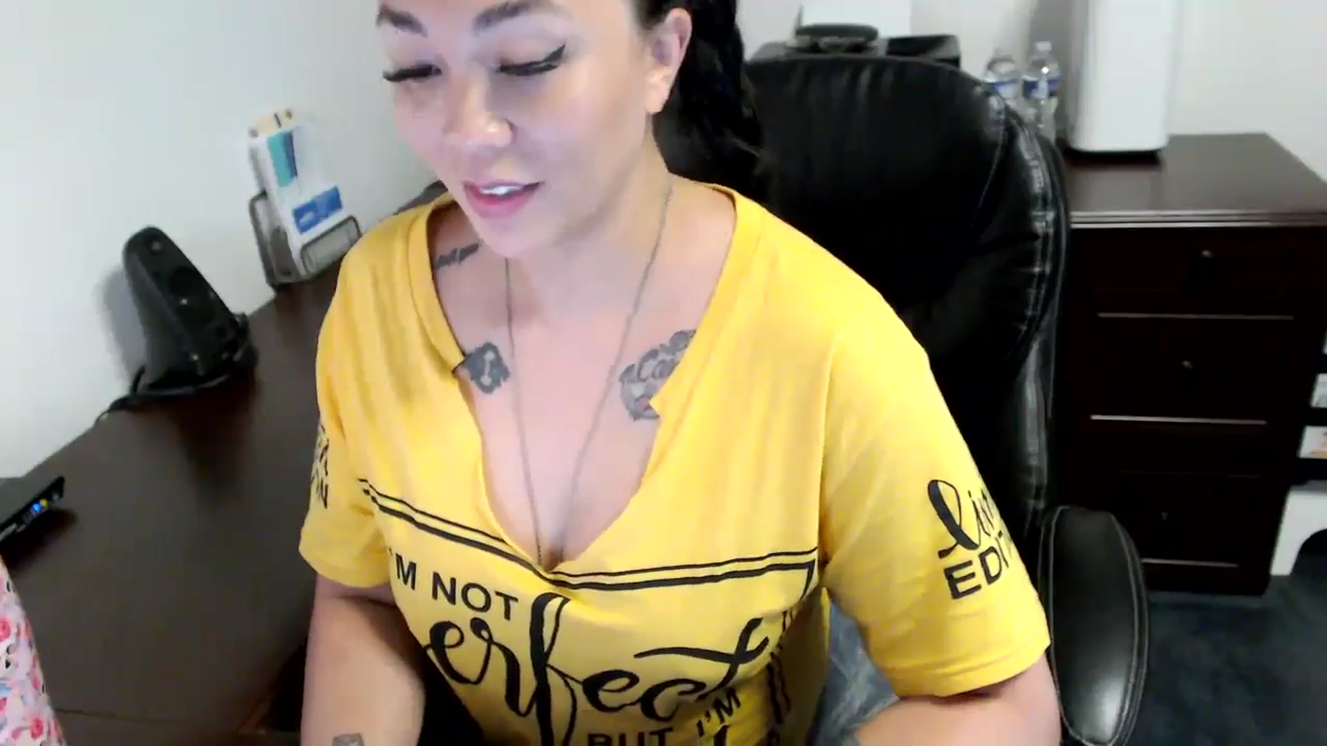 Gallery image thumbnail from MickaylaMoon's myfreecams stream on, 05/31/2024, 16:53 image 16 of 20