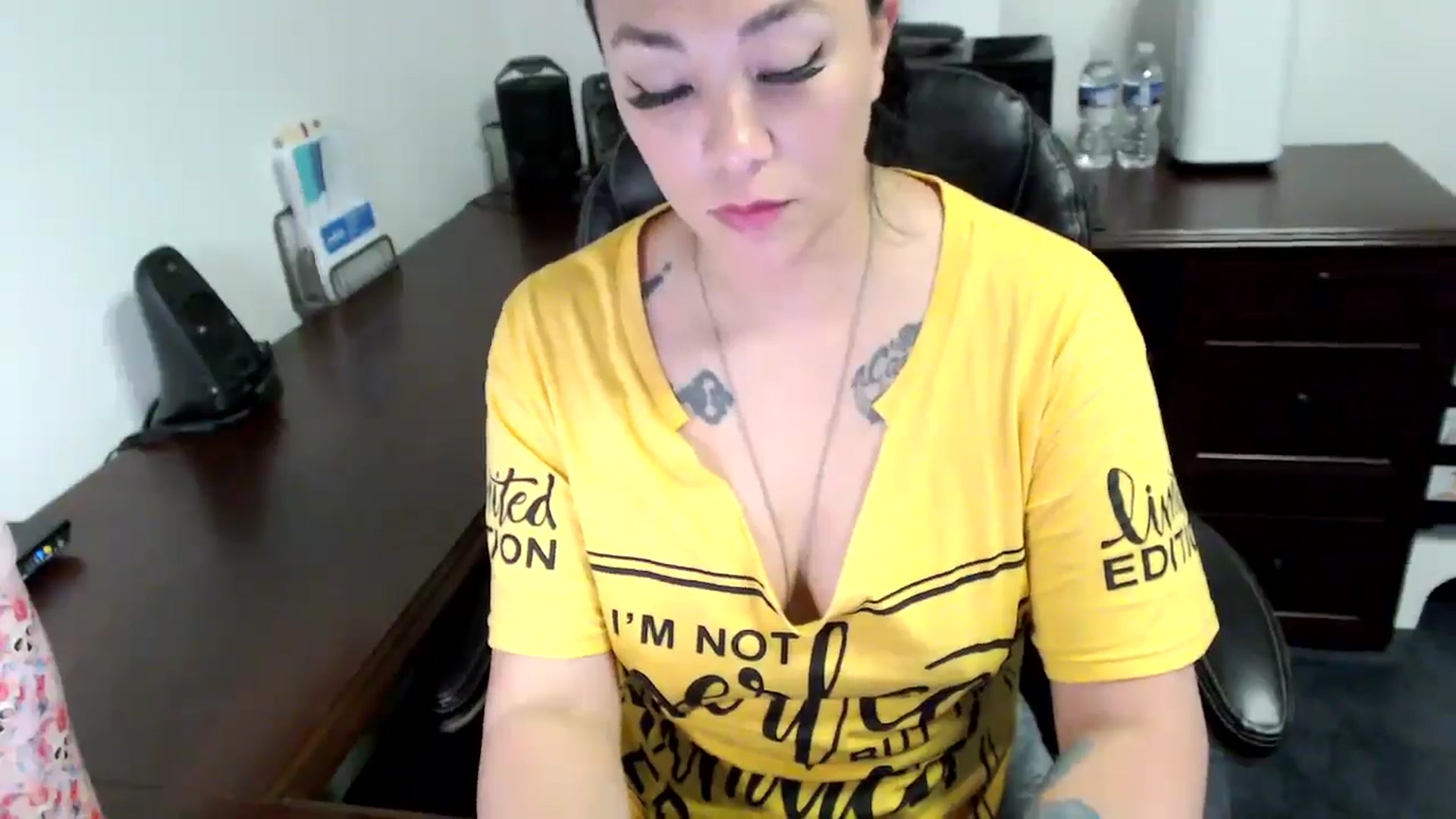 Gallery image thumbnail from MickaylaMoon's myfreecams stream on, 05/31/2024, 19:45 image 14 of 20