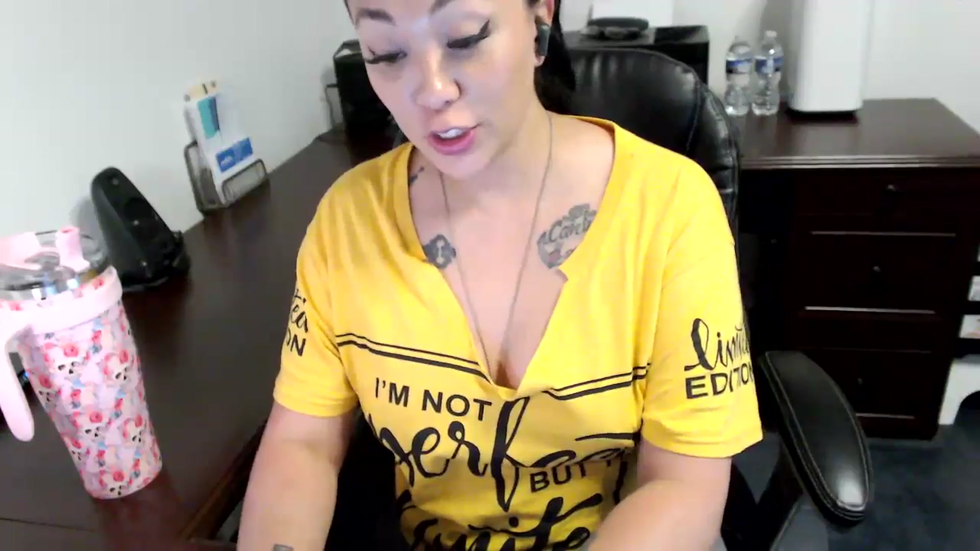 Gallery image thumbnail from MickaylaMoon's myfreecams stream on, 05/31/2024, 19:45 image 4 of 20