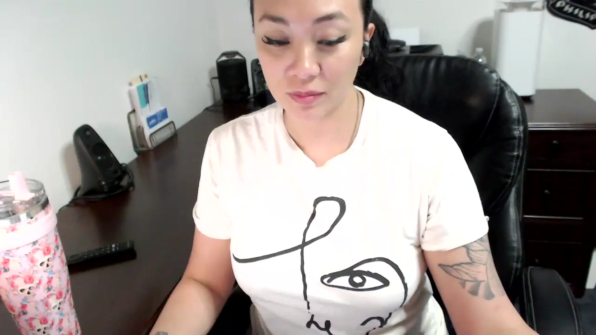 Gallery image thumbnail from MickaylaMoon's myfreecams stream on, 06/03/2024, 16:13 image 14 of 20