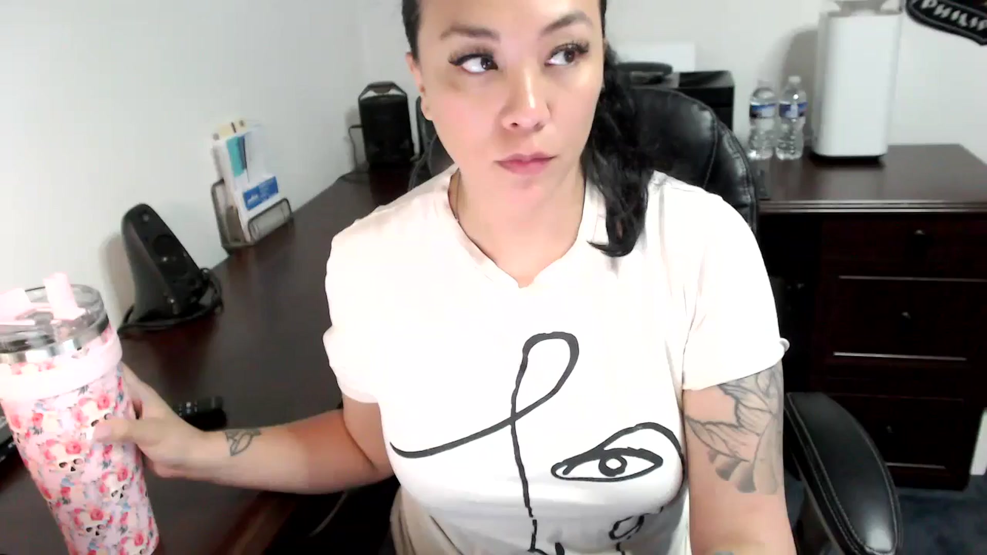 Gallery image thumbnail from MickaylaMoon's myfreecams stream on, 06/03/2024, 16:13 image 8 of 20