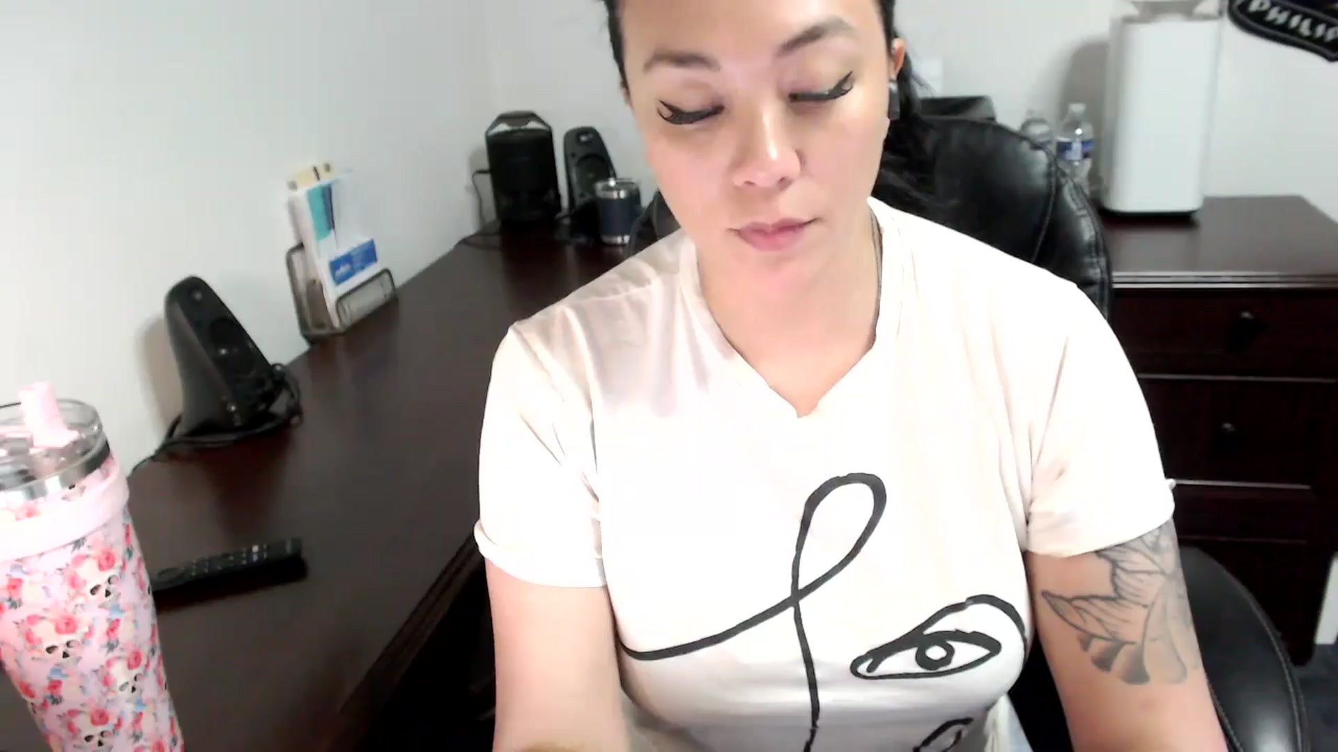 Gallery image thumbnail from MickaylaMoon's myfreecams stream on, 06/03/2024, 16:13 image 11 of 20