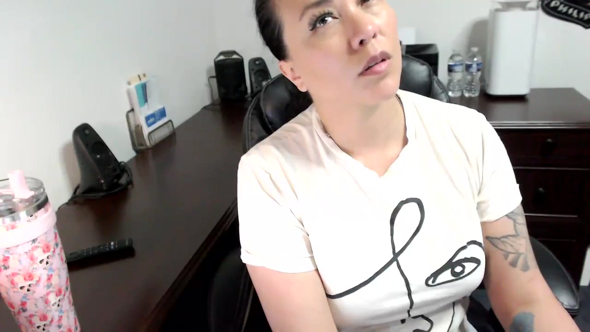 Gallery image thumbnail from MickaylaMoon's myfreecams stream on, 06/03/2024, 16:13 image 12 of 20