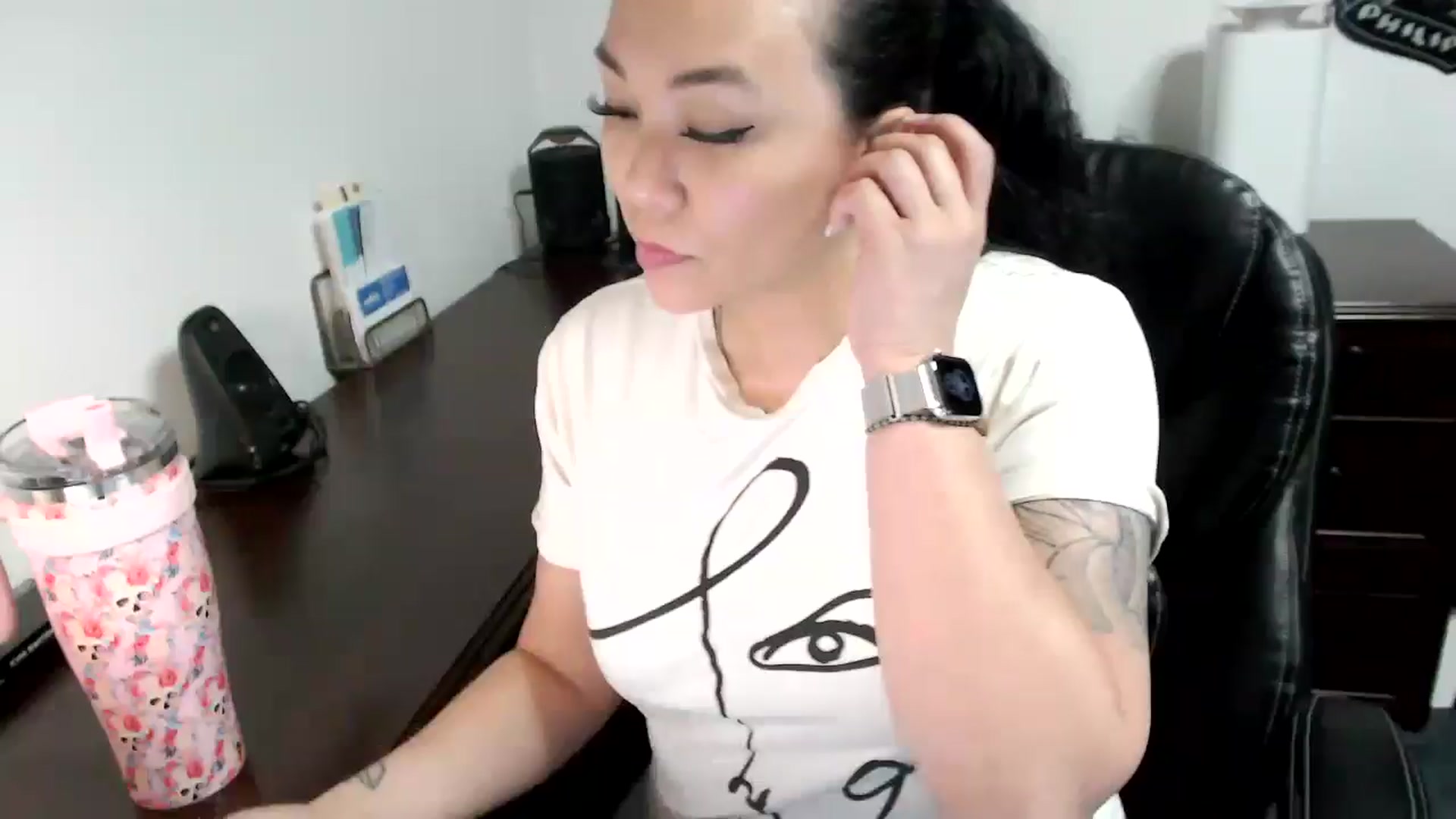 Gallery image thumbnail from MickaylaMoon's myfreecams stream on, 06/03/2024, 20:35 image 14 of 20
