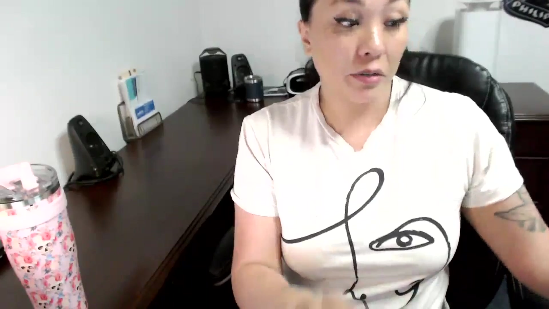 Gallery image thumbnail from MickaylaMoon's myfreecams stream on, 06/03/2024, 20:35 image 4 of 20