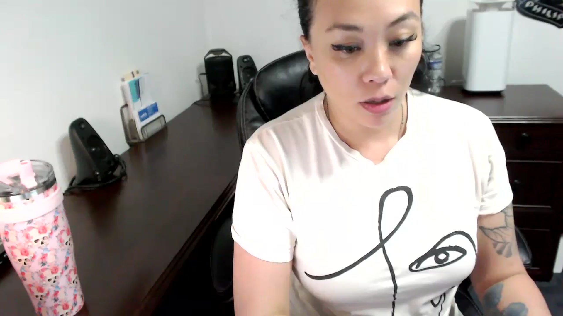 Gallery image thumbnail from MickaylaMoon's myfreecams stream on, 06/03/2024, 20:35 image 15 of 20