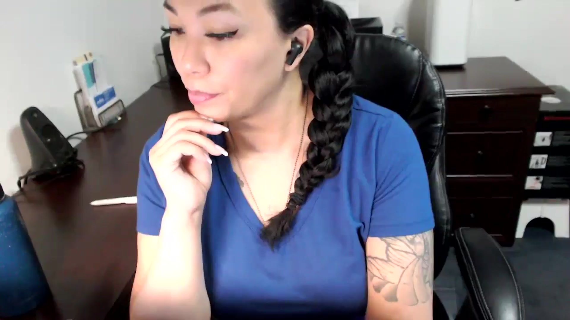 Gallery image thumbnail from MickaylaMoon's myfreecams stream on, 06/05/2024, 16:23 image 8 of 20