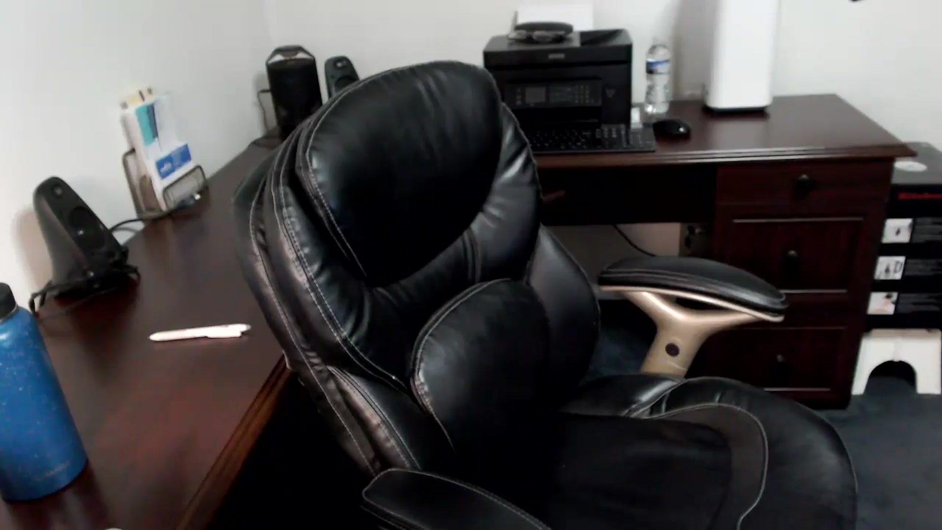Gallery image thumbnail from MickaylaMoon's myfreecams stream on, 06/05/2024, 16:23 image 10 of 20