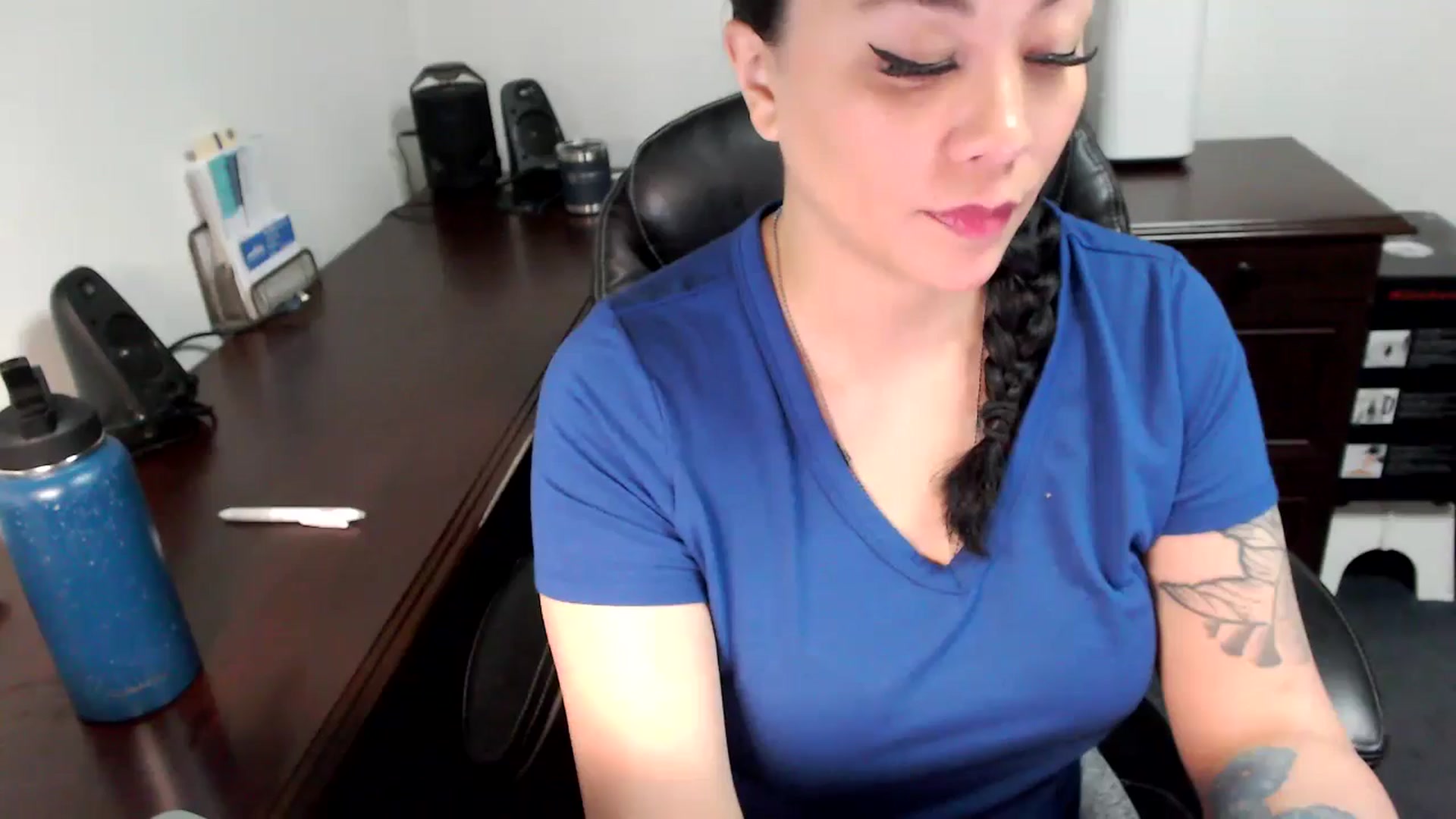 Gallery image thumbnail from MickaylaMoon's myfreecams stream on, 06/05/2024, 16:23 image 5 of 20