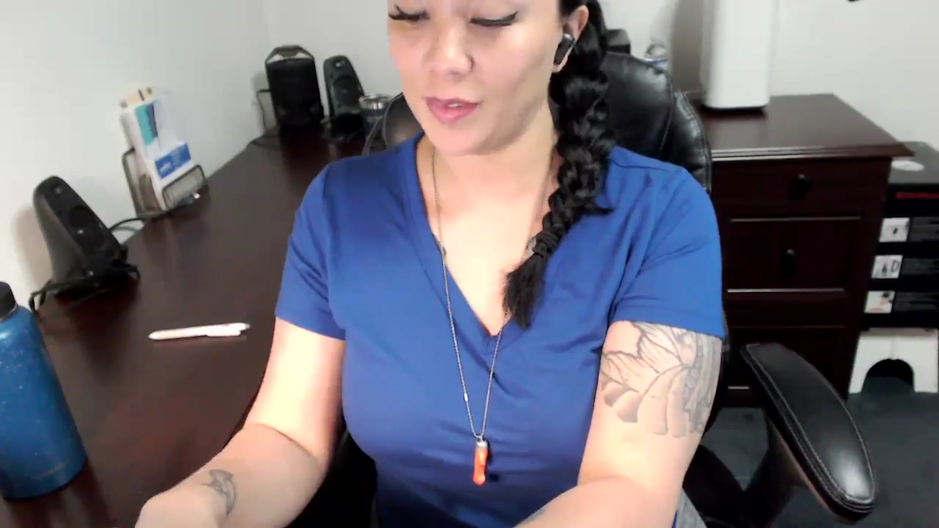 Gallery image thumbnail from MickaylaMoon's myfreecams stream on, 06/05/2024, 16:23 image 13 of 20